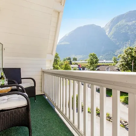 Ξενοδοχείο Vik 3*