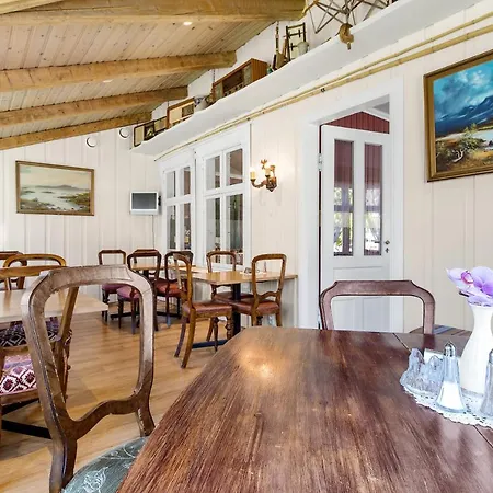 Vik Hotel 3*