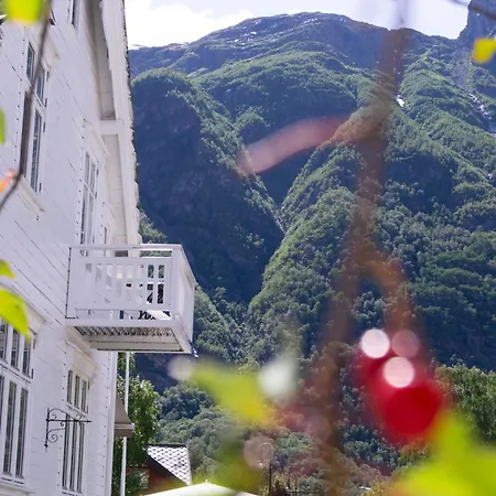 Vik Hotel *