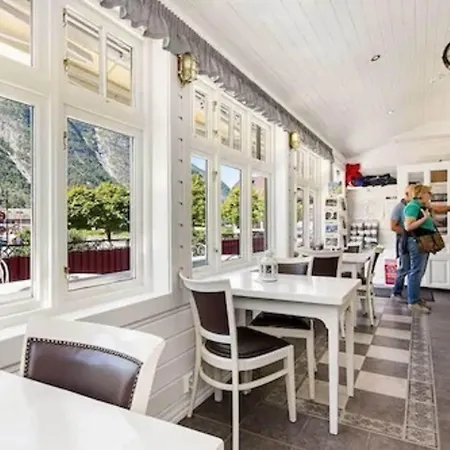 Vik Ξενοδοχείο 3*