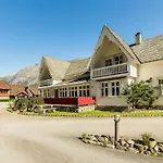 Hotel Vik 3*