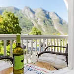 Vik Hotel 3*