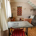 Vik Hotel 3*