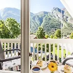 Vik Hotel 3*